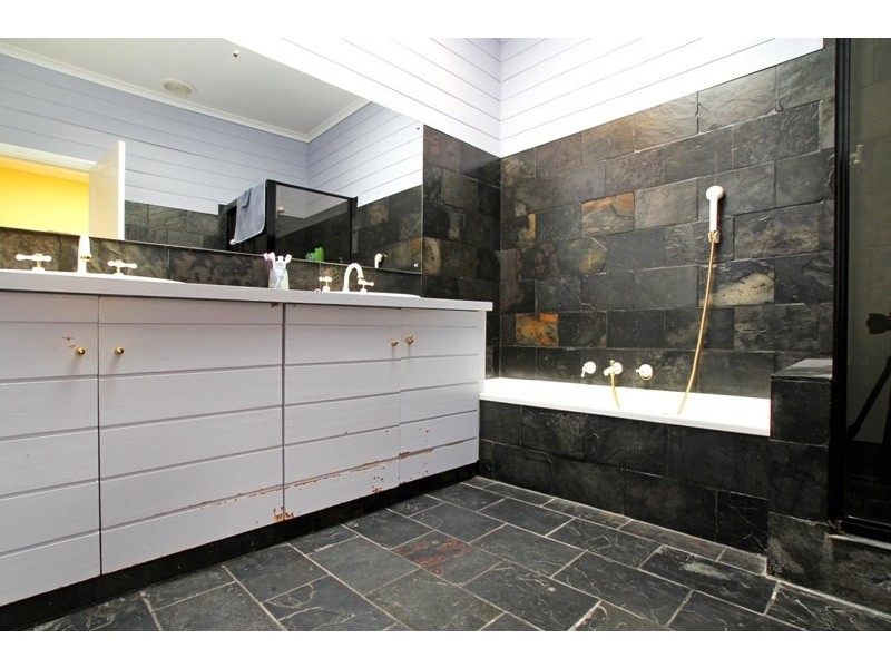 5 Morgan Avenue, Croydon VIC 3136