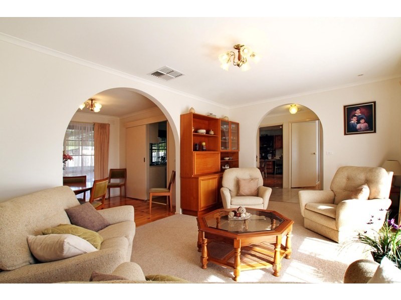 10 Middlebrook Drive, Ringwood North VIC 3134