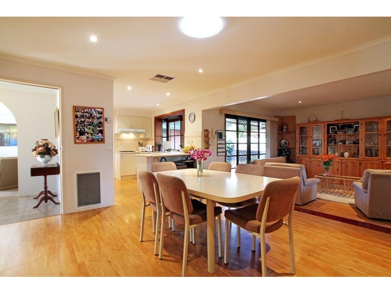 10 Middlebrook Drive, Ringwood North VIC 3134