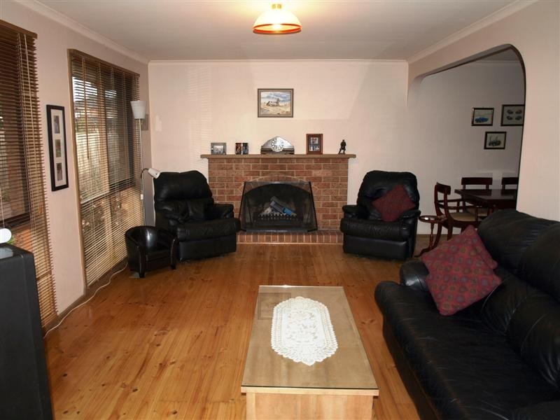 9 Camberley Rise, Ringwood North VIC 3134