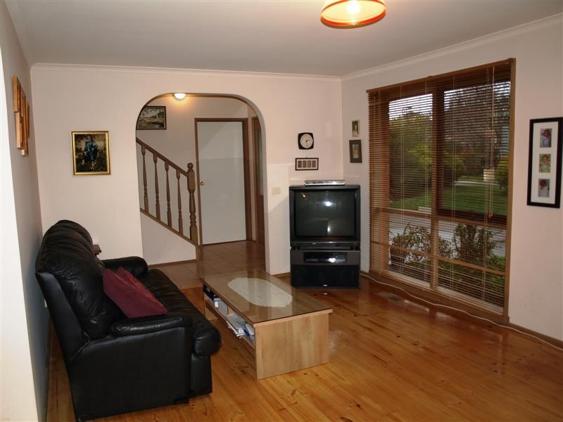 9 Camberley Rise, Ringwood North VIC 3134