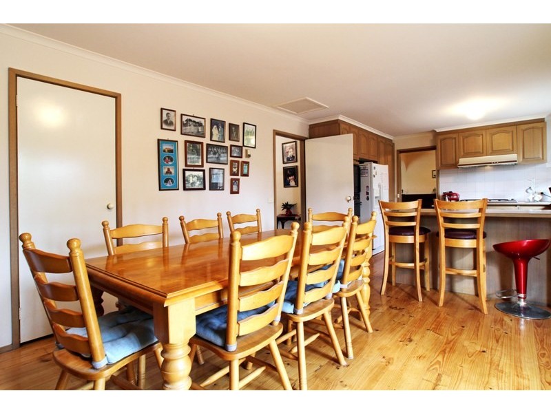 9 Camberley Rise, Ringwood North VIC 3134