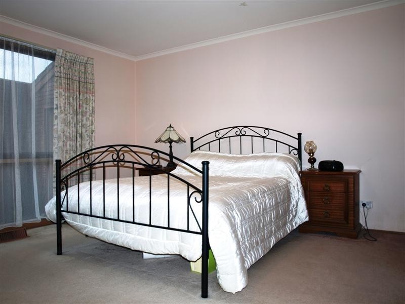 9 Camberley Rise, Ringwood North VIC 3134