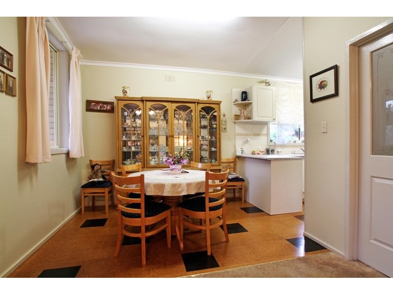 14 Holland Road, Ringwood East VIC 3135