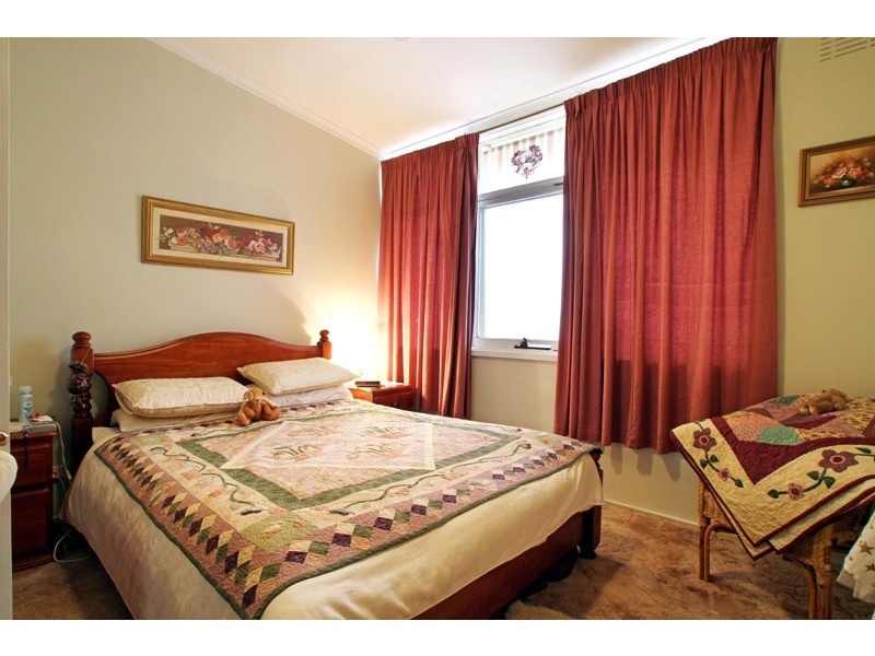 14 Holland Road, Ringwood East VIC 3135