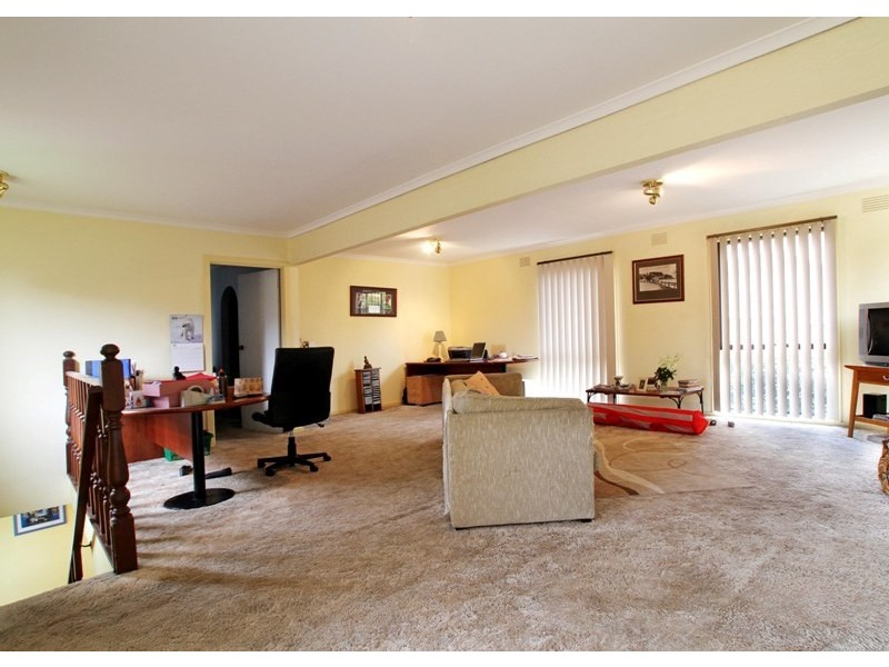 15 Golden Grove, Ringwood VIC 3134