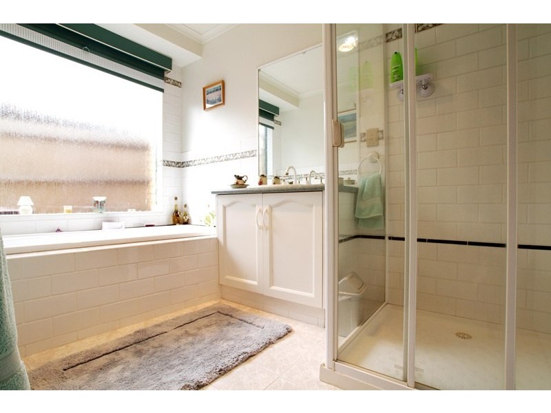 162 Nangathan Way, Croydon North VIC 3136