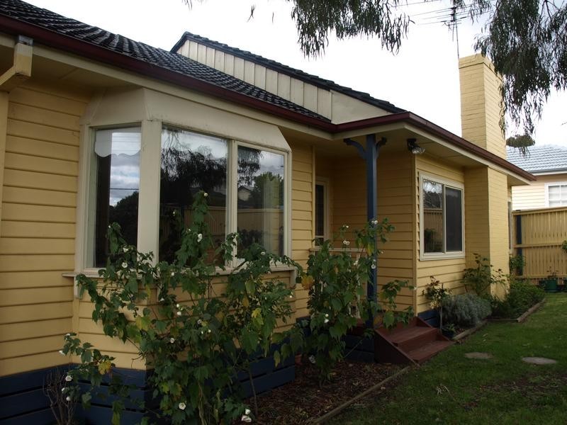 28 Beaufort Road, Croydon VIC 3136