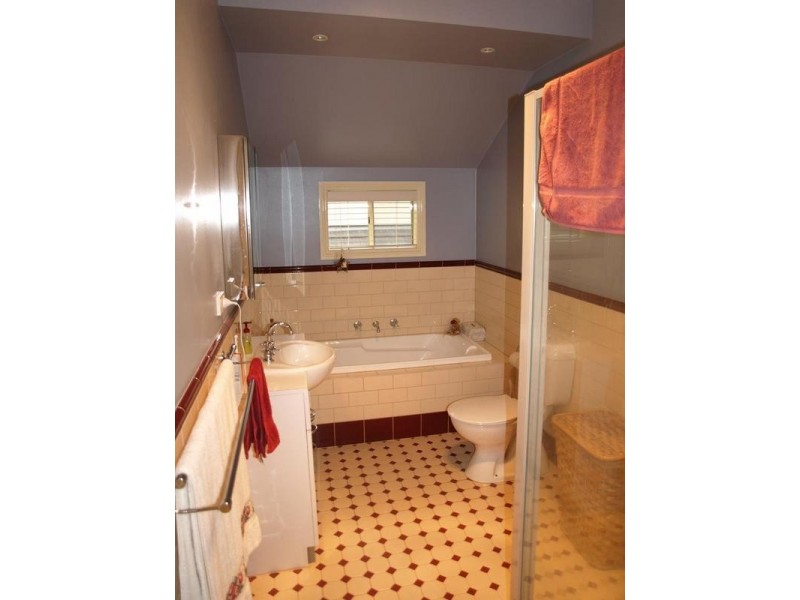 28 Beaufort Road, Croydon VIC 3136