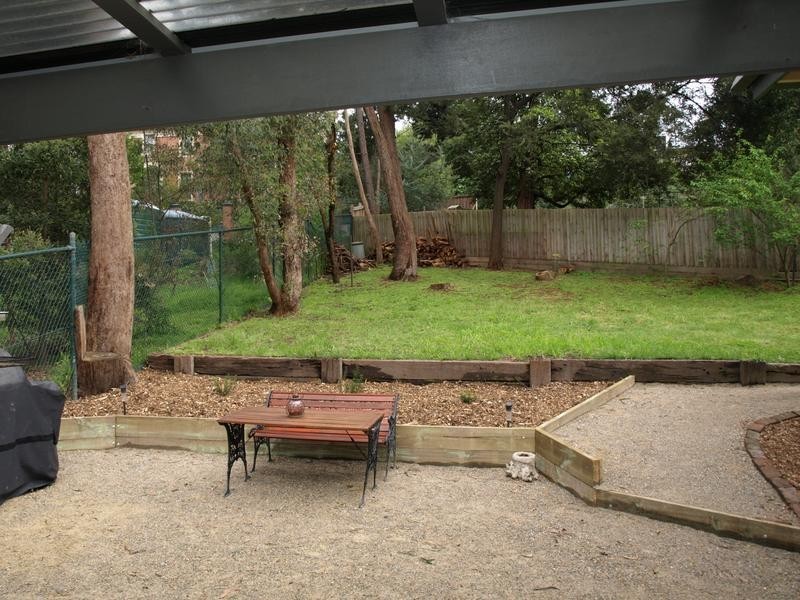 18 Ruthven, Ringwood East VIC 3135