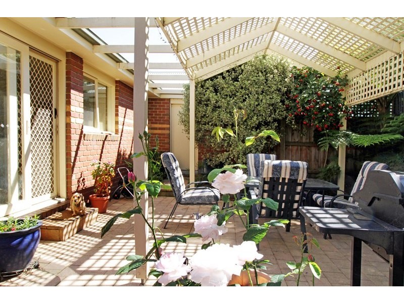 2/19 Unsworth Road, Ringwood North VIC 3134