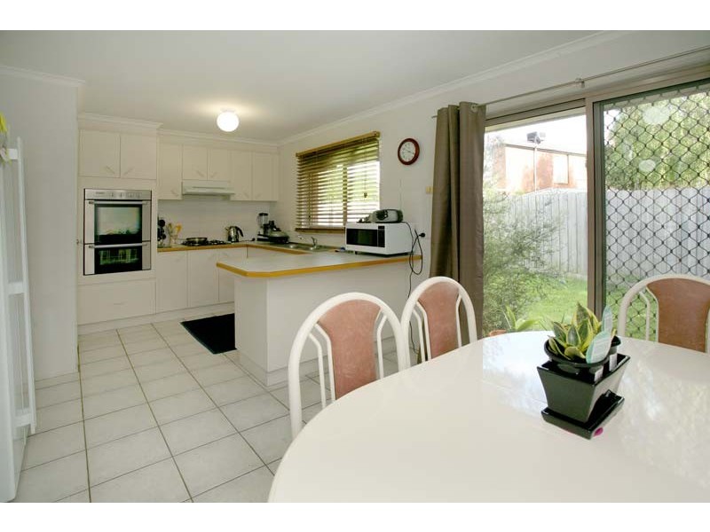 1 Bluemist Drive, Croydon South VIC 3136