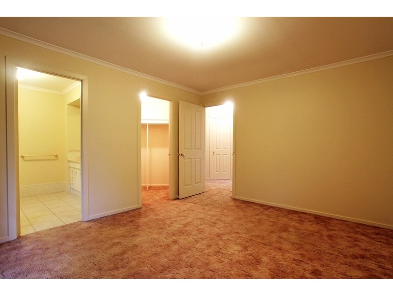 54 Oaktree Road, Croydon North VIC 3136
