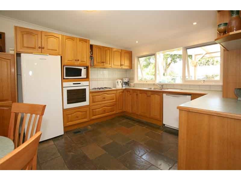 11 Carcoola Road, Ringwood East VIC 3135