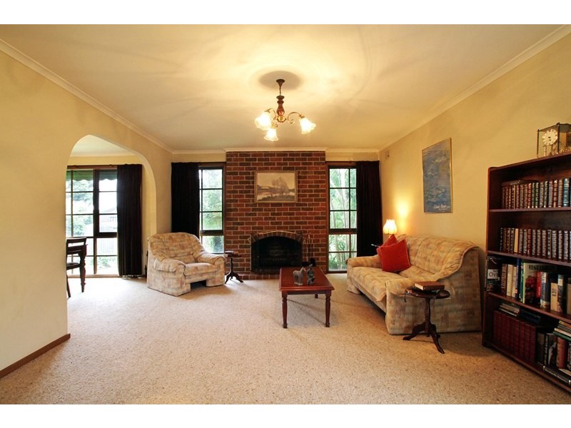 6 Ashcombe Drive, Ringwood VIC 3134