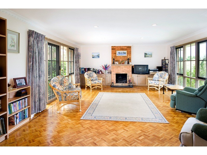 34 Crawley Grove, Ringwood North VIC 3134