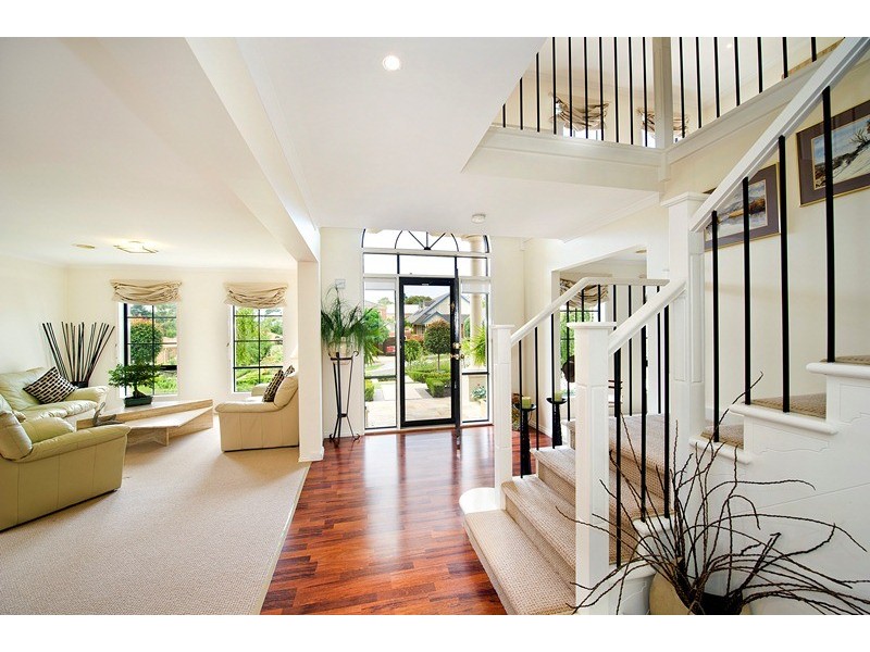 7 Berrywood Walk, Warranwood VIC 3134