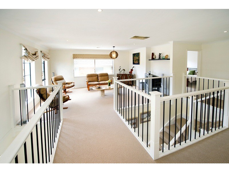 7 Berrywood Walk, Warranwood VIC 3134