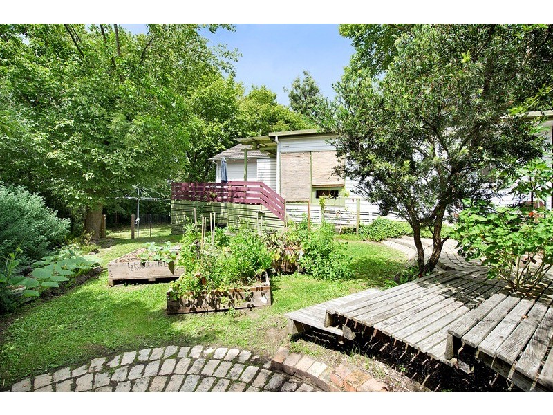 18 Linden Road, Ringwood North VIC 3134