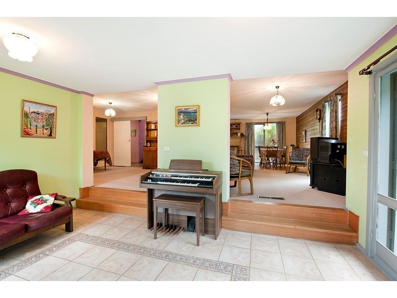 16 Westmore Drive, Heathmont VIC 3135