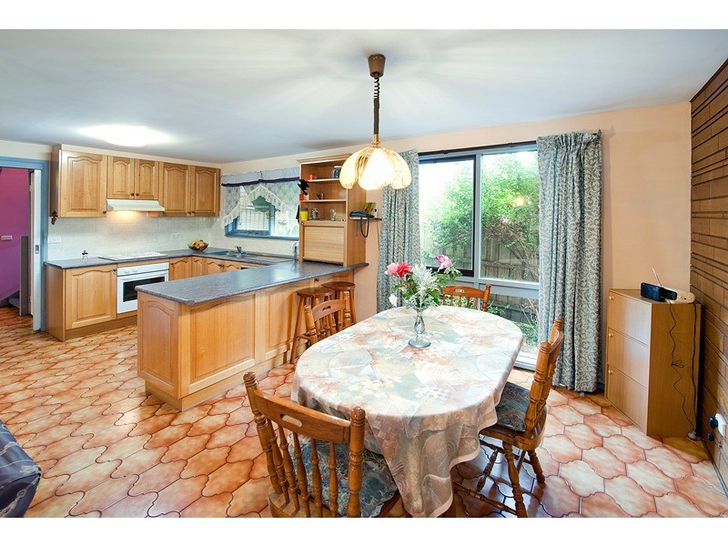 16 Westmore Drive, Heathmont VIC 3135