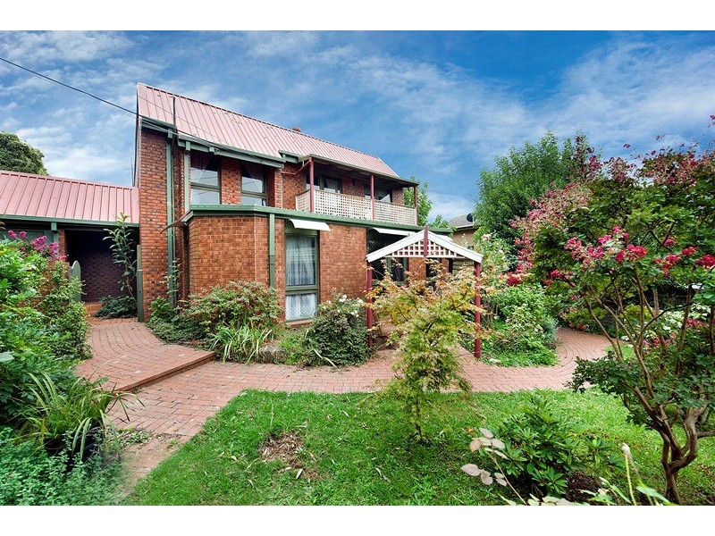 16 Westmore Drive, Heathmont VIC 3135
