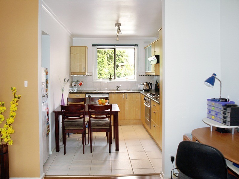 2/14 Walter Street, Mitcham VIC 3132