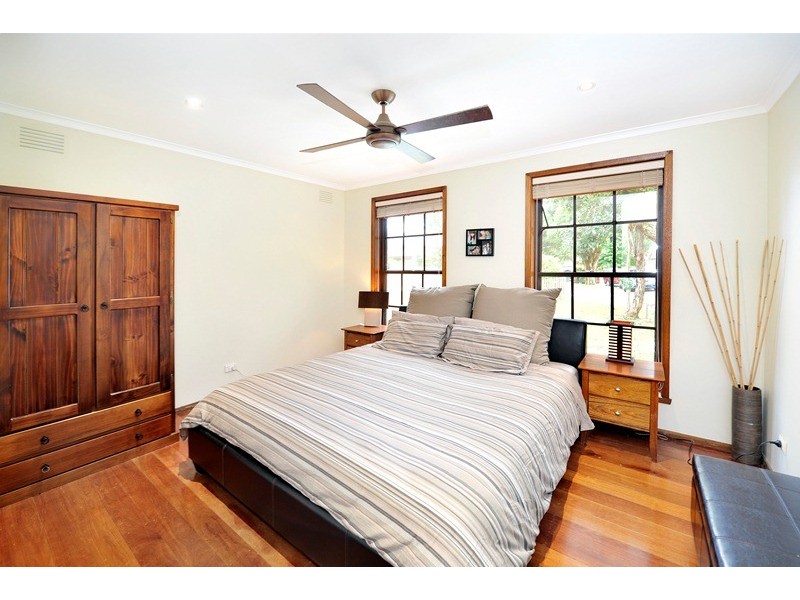 4 Malcolm Court, Croydon North VIC 3136