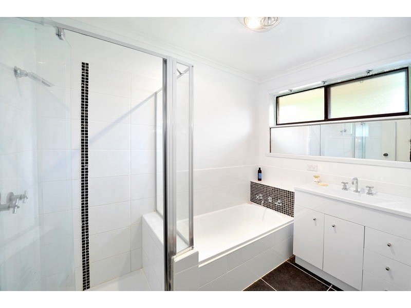 4 Malcolm Court, Croydon North VIC 3136
