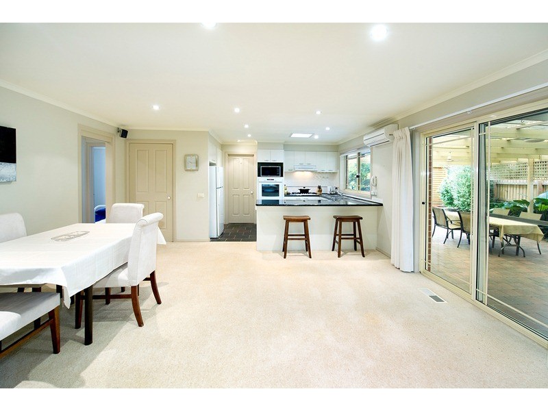 1/33 Glencairn Avenue, Ringwood VIC 3134