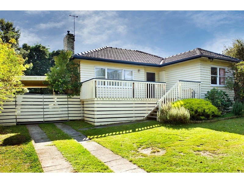 16 Sylvia Grove, Ringwood VIC 3134