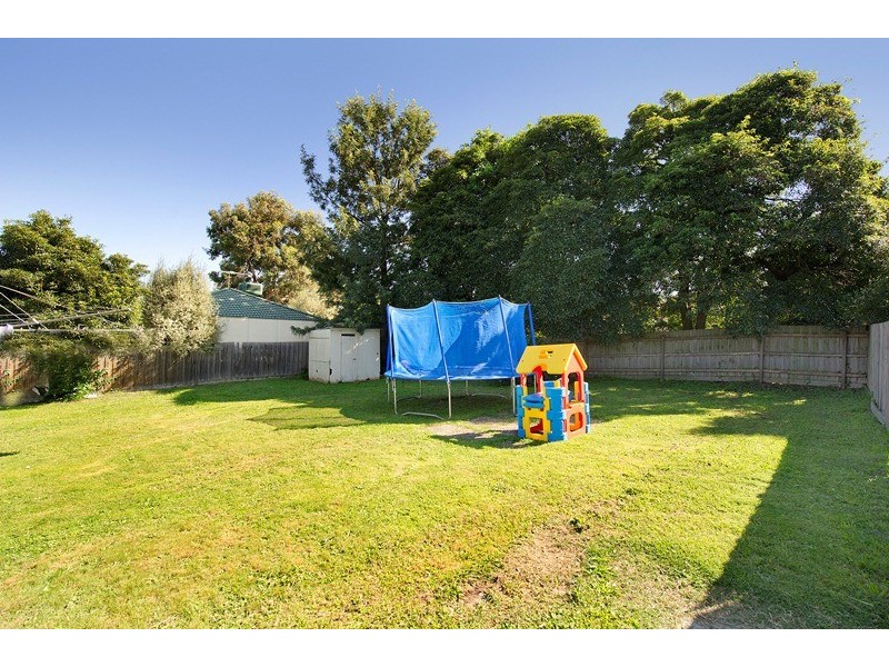 16 Sylvia Grove, Ringwood VIC 3134