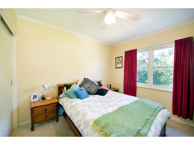 16 Sylvia Grove, Ringwood VIC 3134