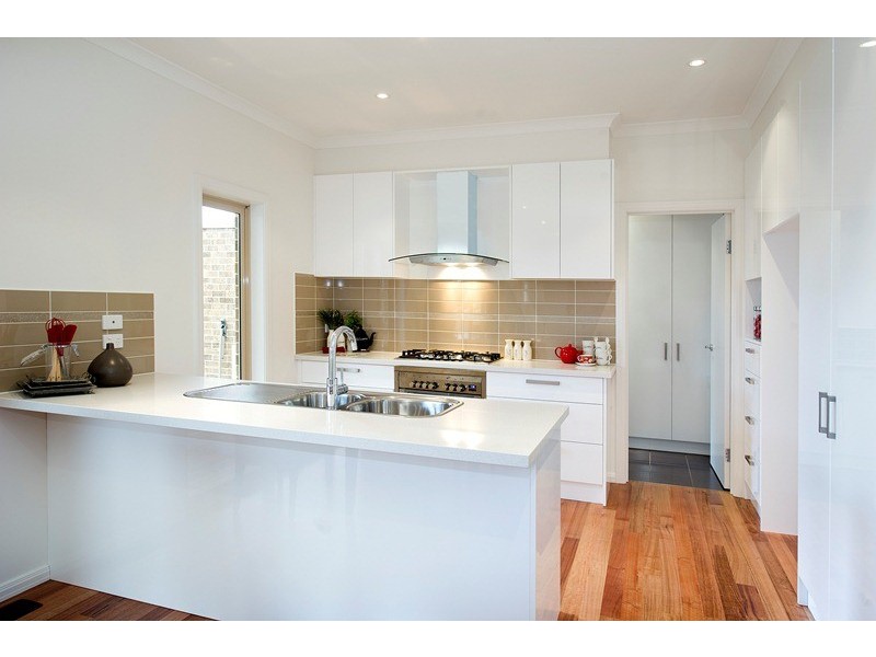 2/18 Carcoola Road, Ringwood East VIC 3135