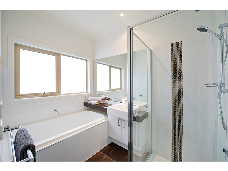 2/18 Carcoola Road, Ringwood East VIC 3135