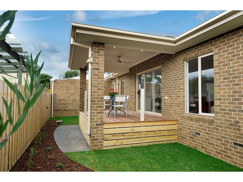 2/18 Carcoola Road, Ringwood East VIC 3135