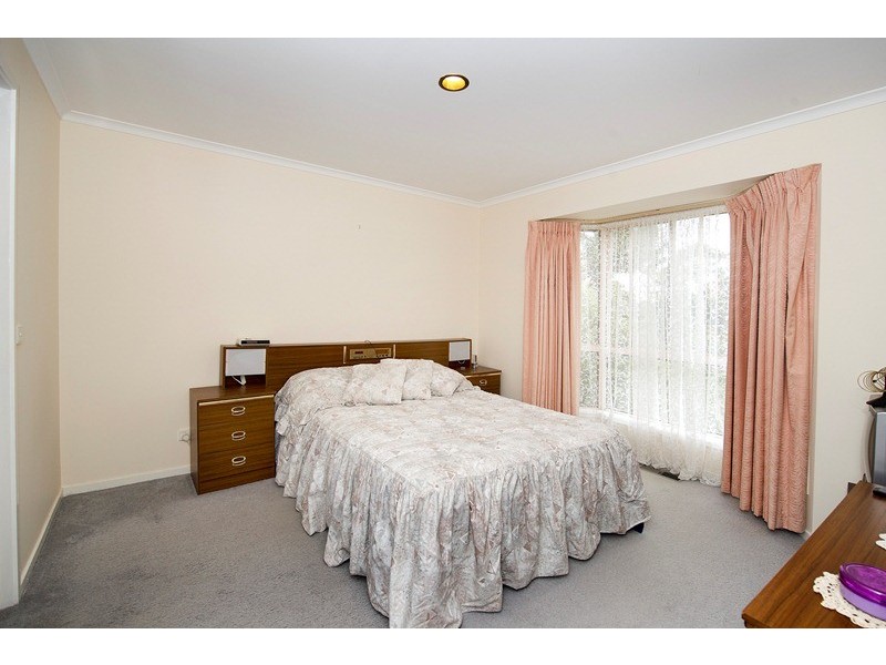 23 Adolphson Avenue, Ringwood North VIC 3134