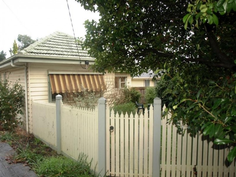 27 Oliver Street, Ringwood VIC 3134