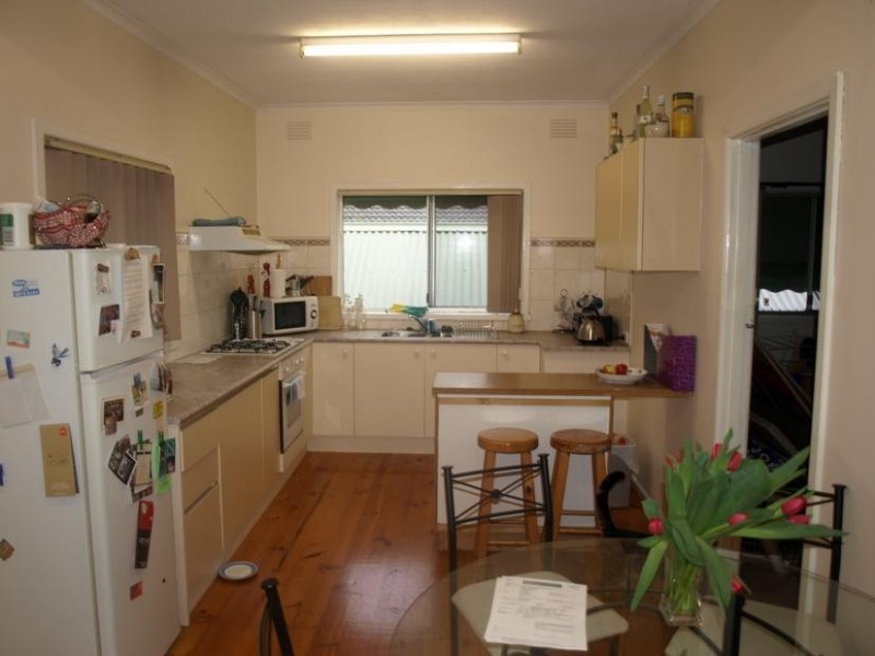 27 Oliver Street, Ringwood VIC 3134