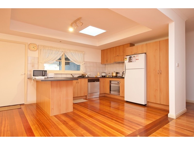 8 City Road, Ringwood VIC 3134