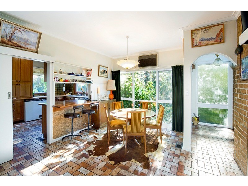 15 Rotherwood Avenue, Ringwood East VIC 3135