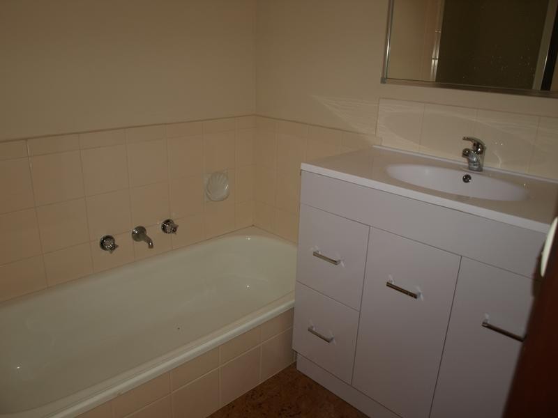 2/28 New Street, Ringwood VIC 3134