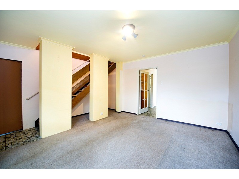 2/6 Landale Avenue, Croydon VIC 3136