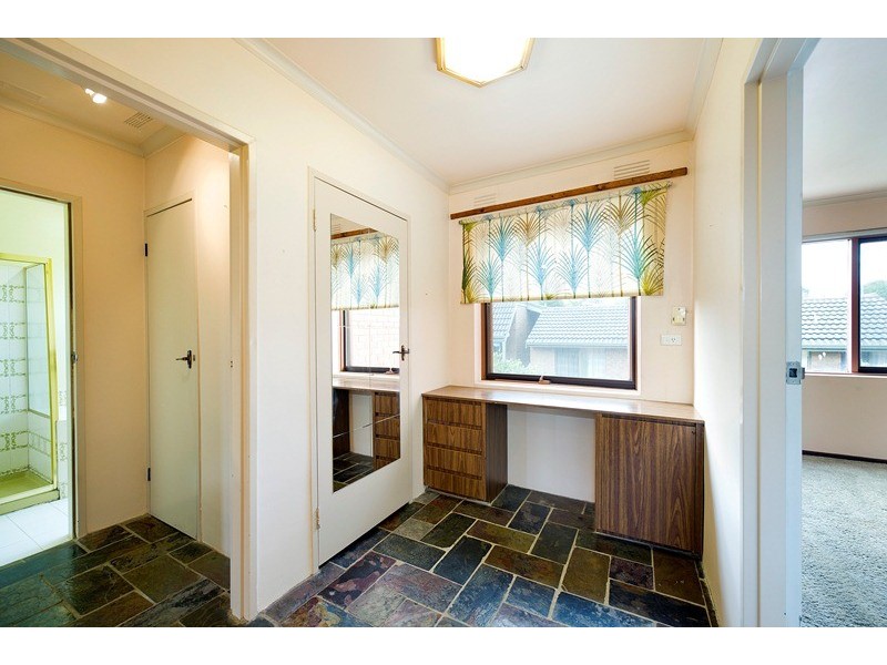 2/6 Landale Avenue, Croydon VIC 3136