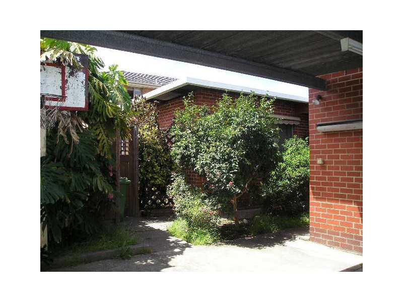 2/27 Albert Street, Ringwood VIC 3134