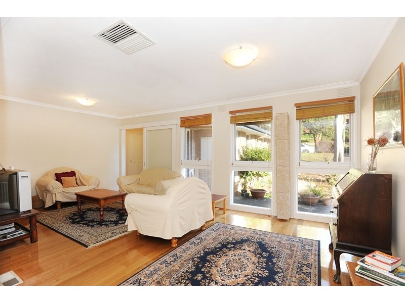 45 Andrew Crescent, Croydon South VIC 3136