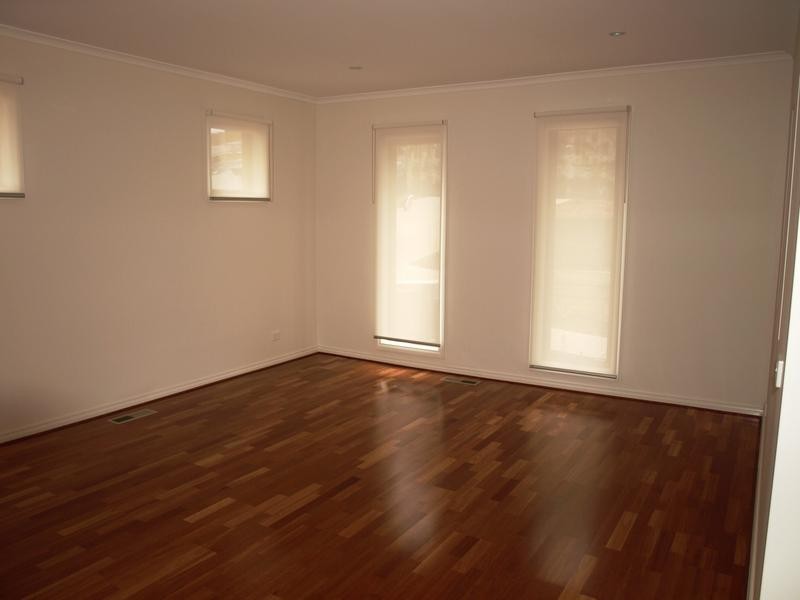 1/49 Loughnan Road, Ringwood VIC 3134