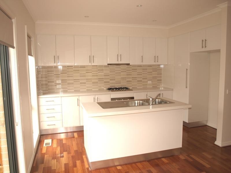 1/49 Loughnan Road, Ringwood VIC 3134