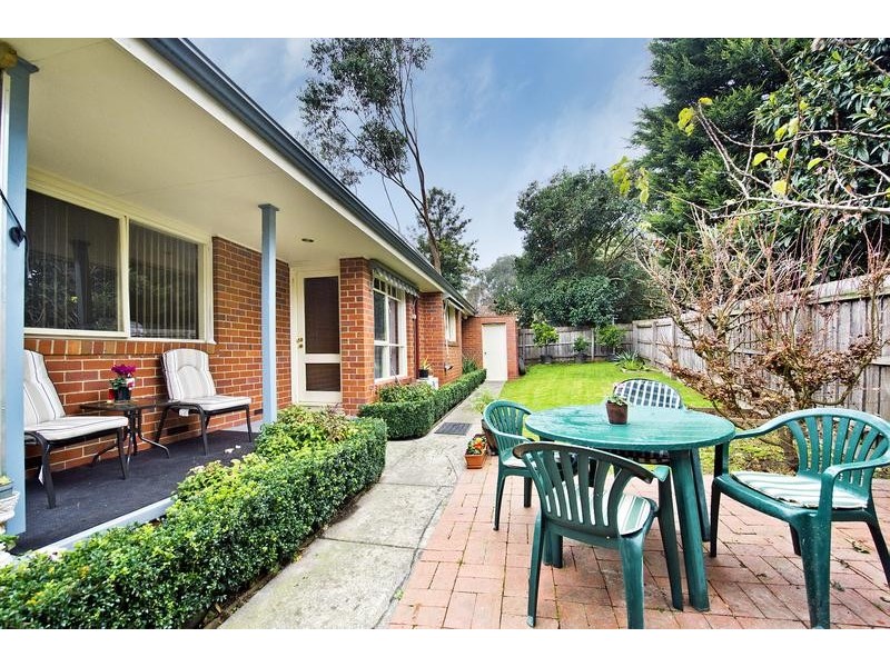 2/15 Beaufort Road, Croydon VIC 3136