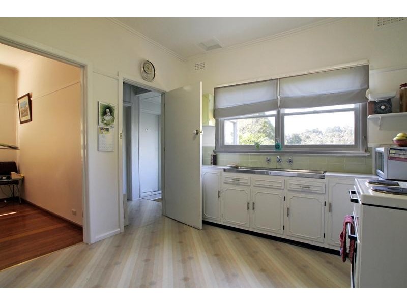 12 Merrilong Street, Ringwood East VIC 3135